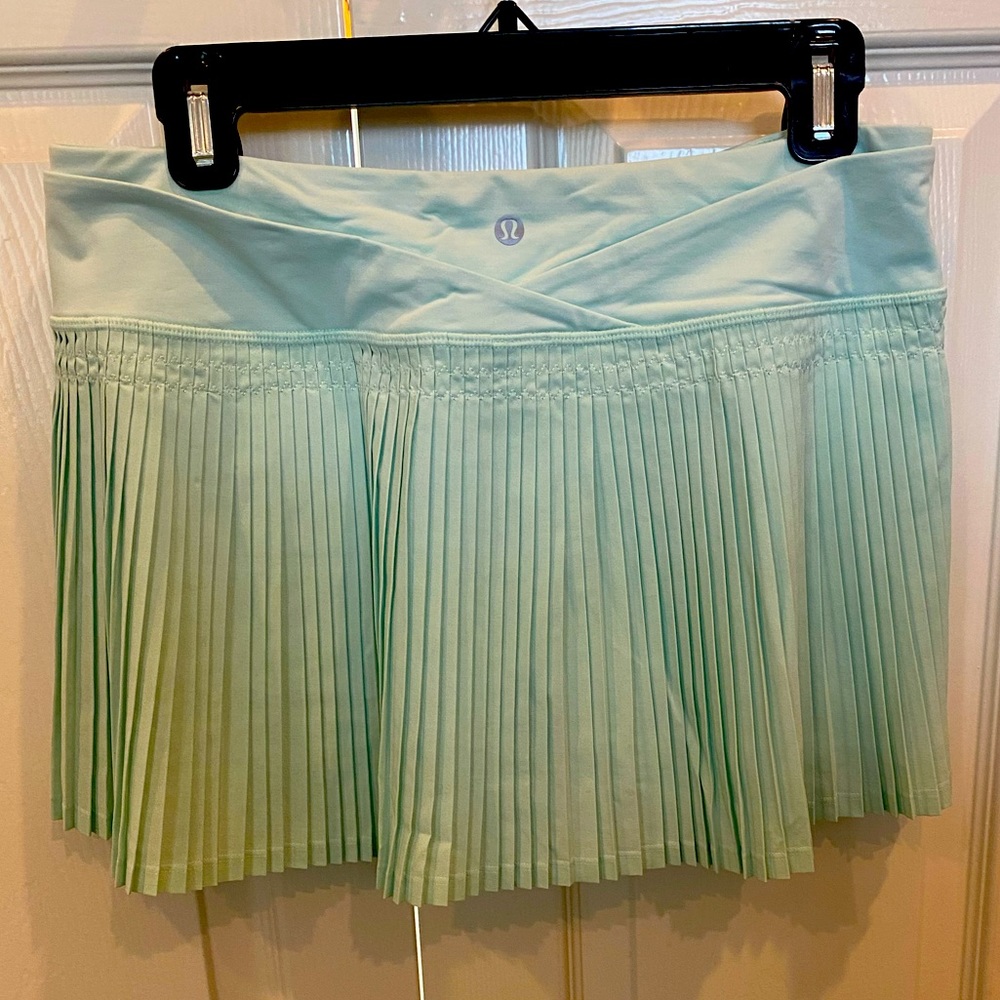 Lululemon pleated tennis skirt